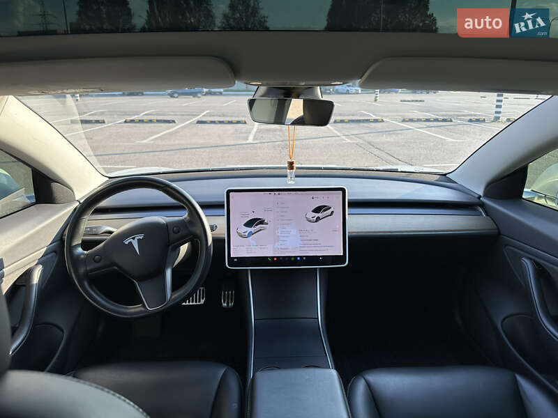 Седан Tesla Model 3 2019 в Дніпрі