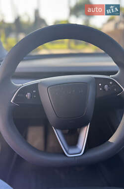 Седан Tesla Model 3 2024 в 