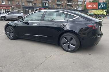 Седан Tesla Model 3 2020 в 