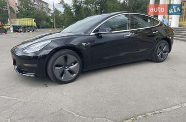 Седан Tesla Model 3 2020 в 