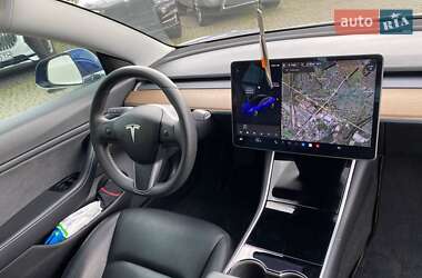 Седан Tesla Model 3 2020 в 