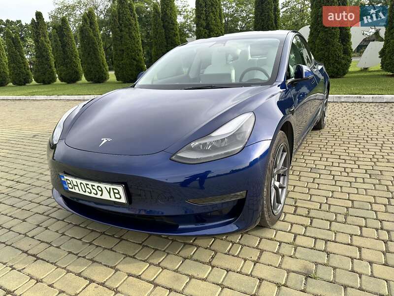Tesla Model 3 2022