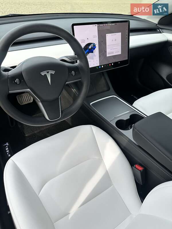 Седан Tesla Model 3 2022 в Одессе