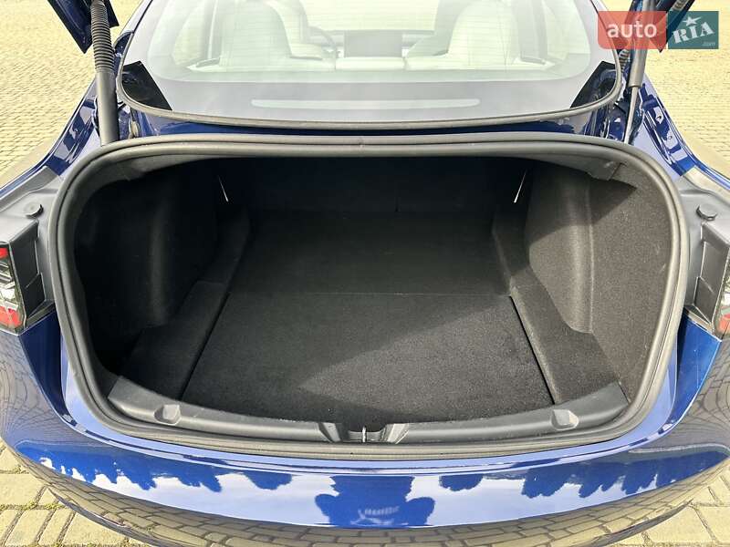 Седан Tesla Model 3 2022 в Одессе