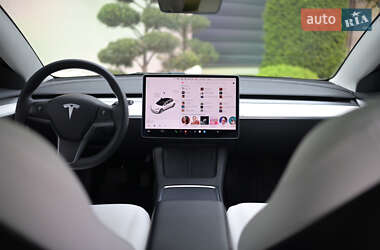 Седан Tesla Model 3 2022 в Львове