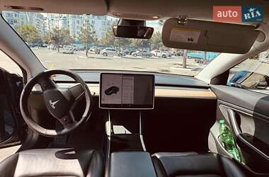 Седан Tesla Model 3 2019 в Одесі