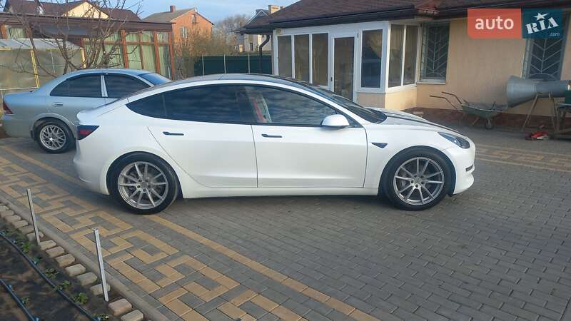 Седан Tesla Model 3 2021 в Одесі