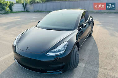 Седан Tesla Model 3 2020 в 