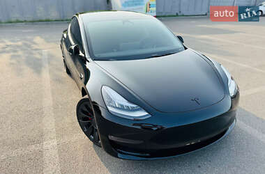 Седан Tesla Model 3 2020 в 