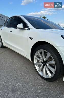 Седан Tesla Model 3 2018 в 