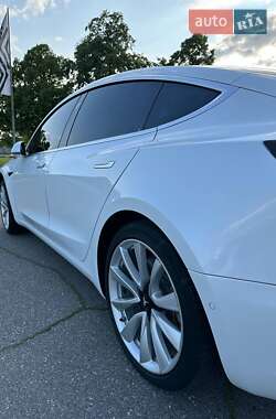 Седан Tesla Model 3 2018 в 