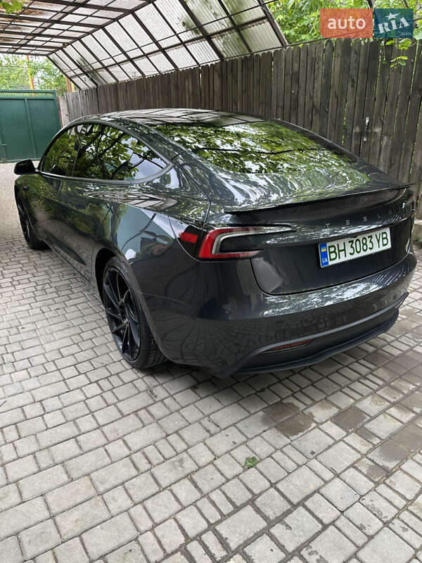 Седан Tesla Model 3 2024 в Чорноморську