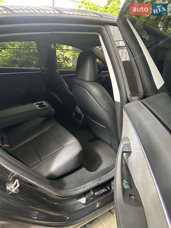 Седан Tesla Model 3 2024 в Чорноморську