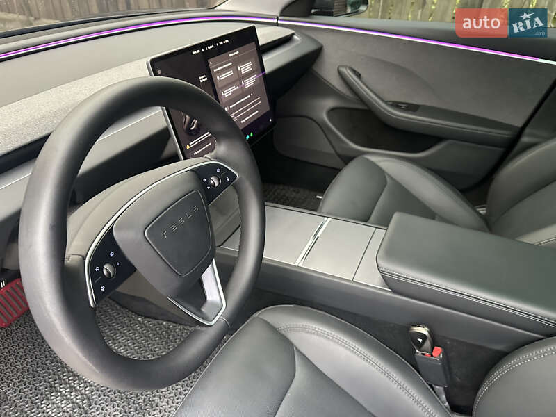 Седан Tesla Model 3 2024 в Чорноморську