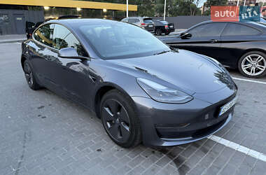 Седан Tesla Model 3 2023 в 