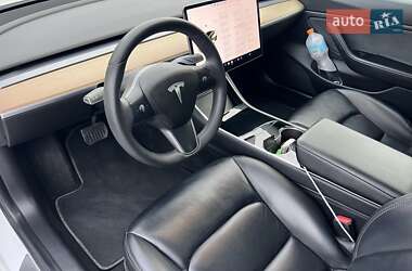 Седан Tesla Model 3 2019 в Солонці