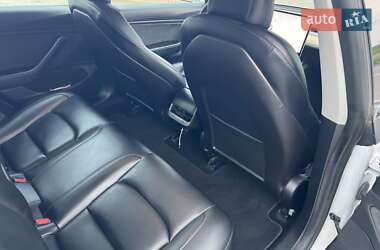 Седан Tesla Model 3 2019 в Солонці