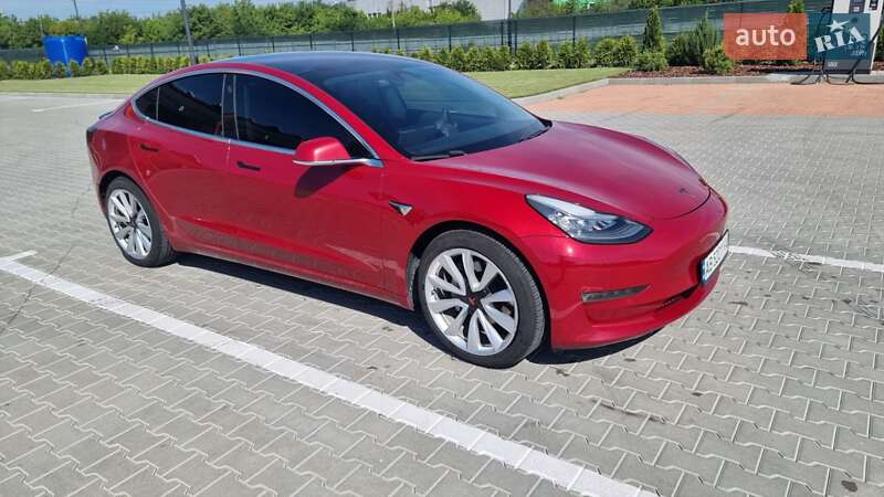 Седан Tesla Model 3 2018 в Виннице