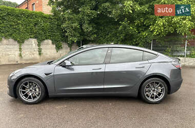 Седан Tesla Model 3 2021 в 