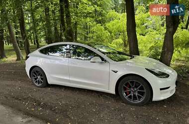 Седан Tesla Model 3 2020 в 