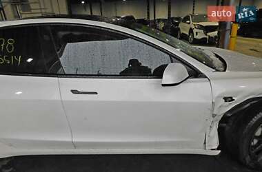 Седан Tesla Model 3 2023 в 
