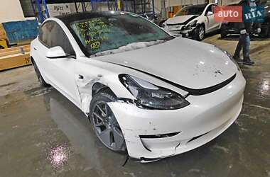 Седан Tesla Model 3 2023 в 