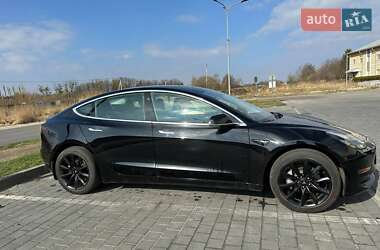Седан Tesla Model 3 2019 в 