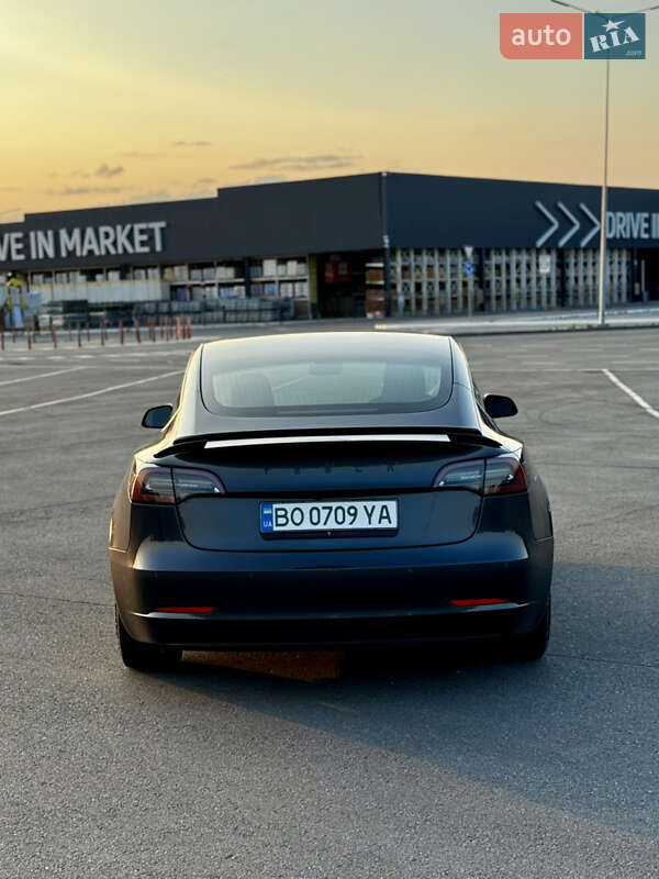 Седан Tesla Model 3 2018 в Днепре