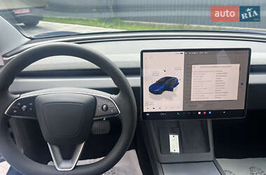 Седан Tesla Model 3 2024 в 