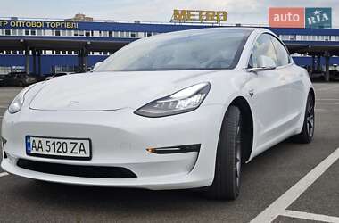 Седан Tesla Model 3 2020 в 
