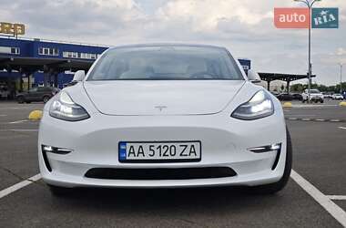 Седан Tesla Model 3 2020 в 