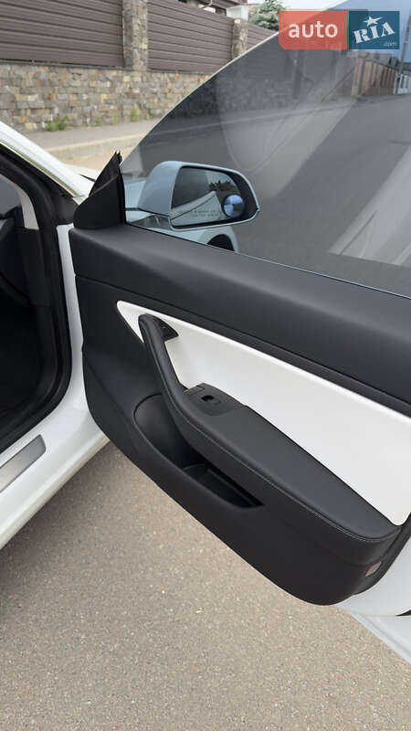 Седан Tesla Model 3 2019 в Белой Церкви