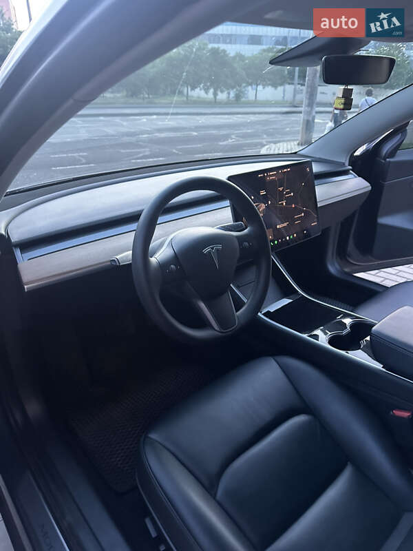 Седан Tesla Model 3 2020 в Одесі