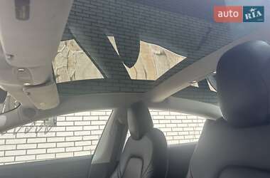 Седан Tesla Model 3 2018 в Киеве