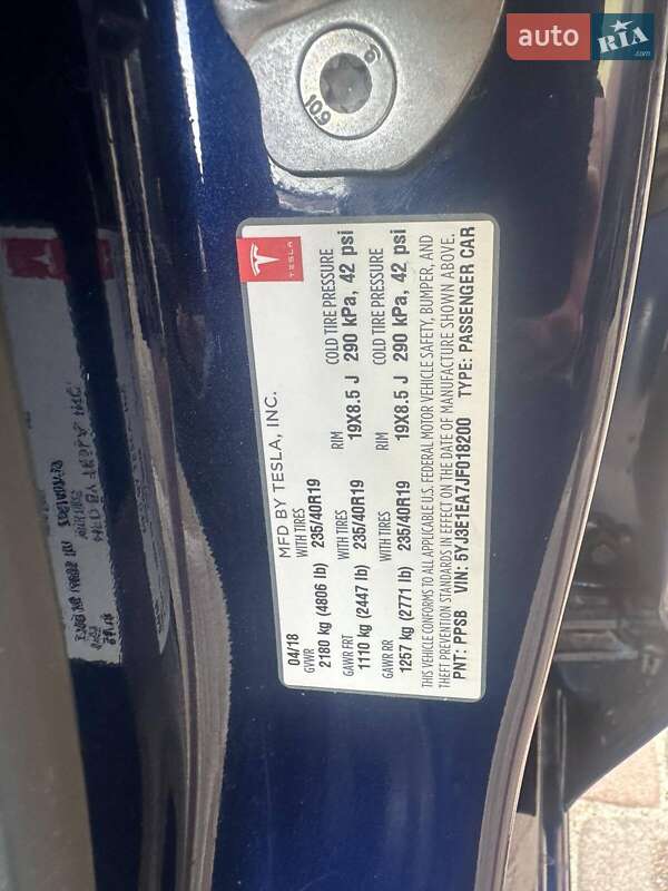 Седан Tesla Model 3 2018 в Києві