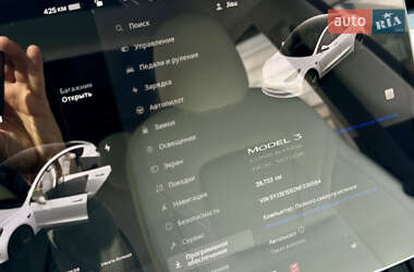 Седан Tesla Model 3 2022 в 