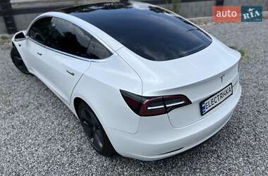 Седан Tesla Model 3 2020 в 