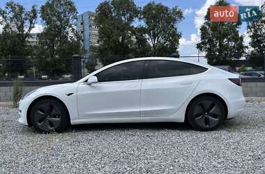 Седан Tesla Model 3 2020 в 