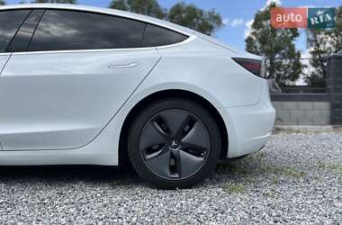 Седан Tesla Model 3 2020 в 