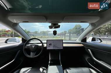Седан Tesla Model 3 2020 в 