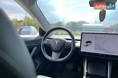 Седан Tesla Model 3 2020 в 