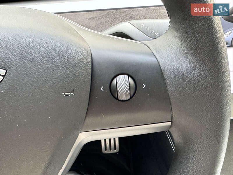 Седан Tesla Model 3 2021 в Киеве