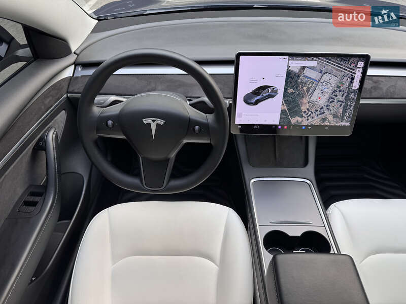 Седан Tesla Model 3 2021 в Киеве