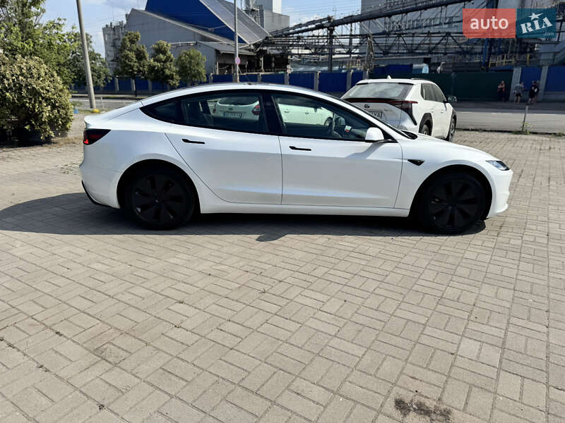 Седан Tesla Model 3 2024 в Днепре