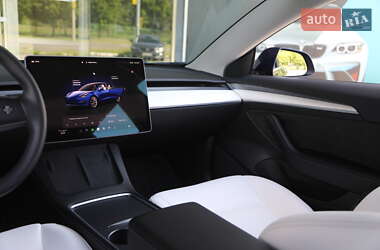 Седан Tesla Model 3 2022 в 