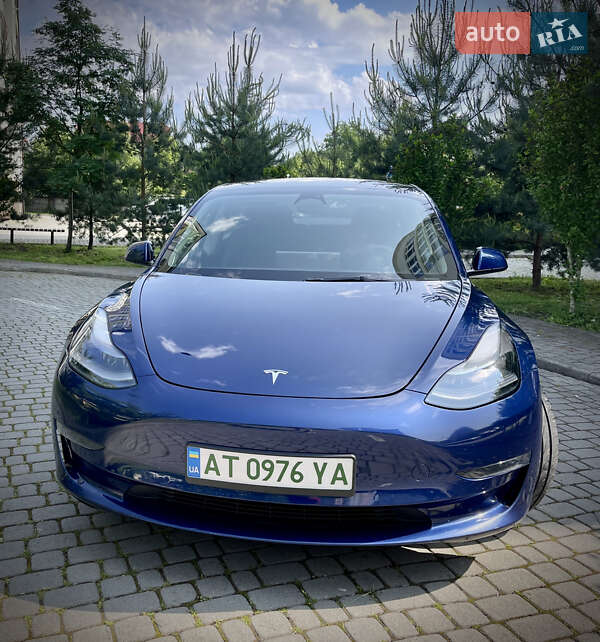 Седан Tesla Model 3 2022 в Ивано-Франковске