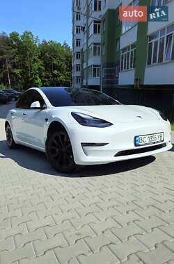 Седан Tesla Model 3 2021 в 