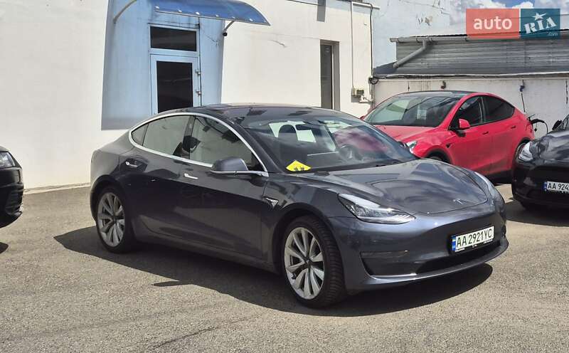 Седан Tesla Model 3 2018 в 