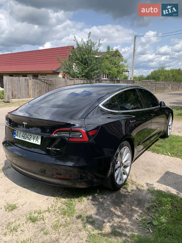 Седан Tesla Model 3 2019 в Буче