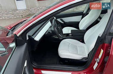 Седан Tesla Model 3 2020 в 